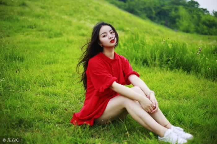 挽回的你，不要不信丑女与美女的区别！(图1)
