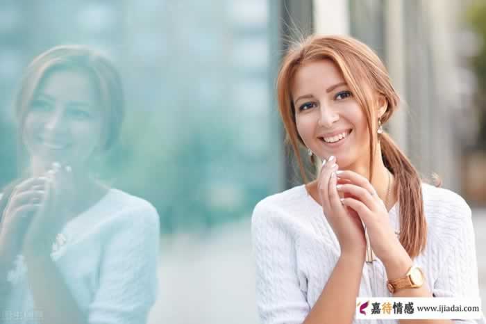 四十岁以后，女人的魅力，就不再是长得好看了(图2)