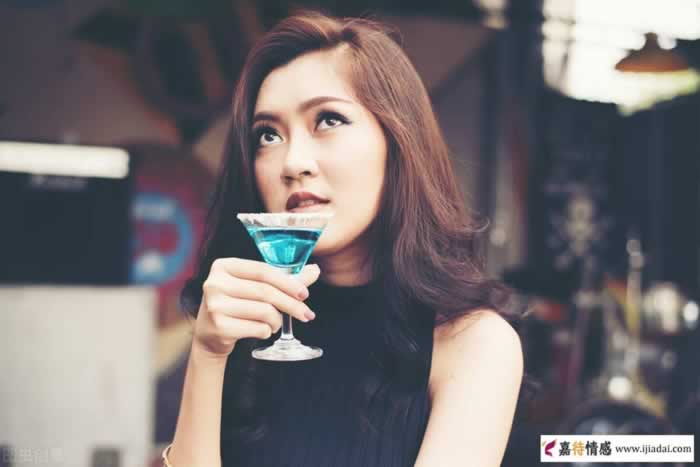女人过60岁以后，对男人还有想法吗？(图1)