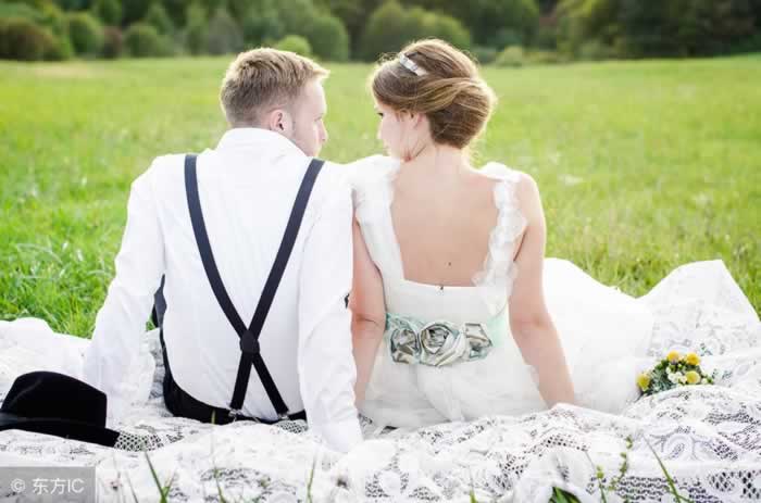 中年危机如何挽回索然无味的婚姻？(图2)