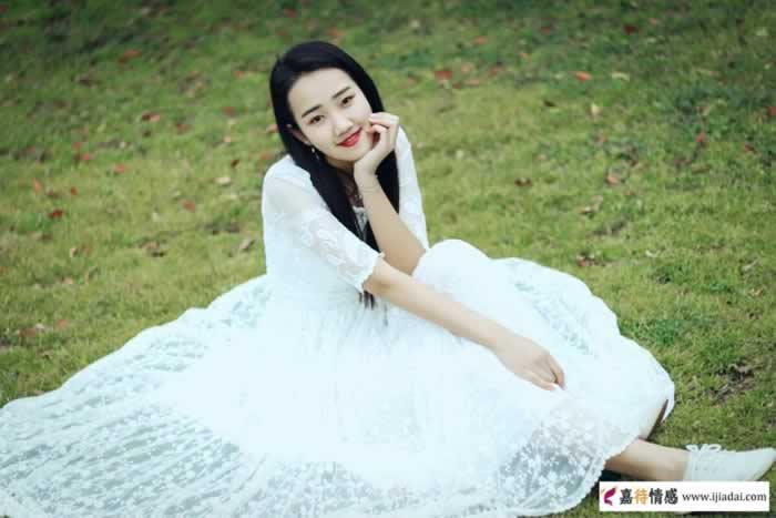 女人想你嘴上不说，会用这2个方法暗示你(图1)