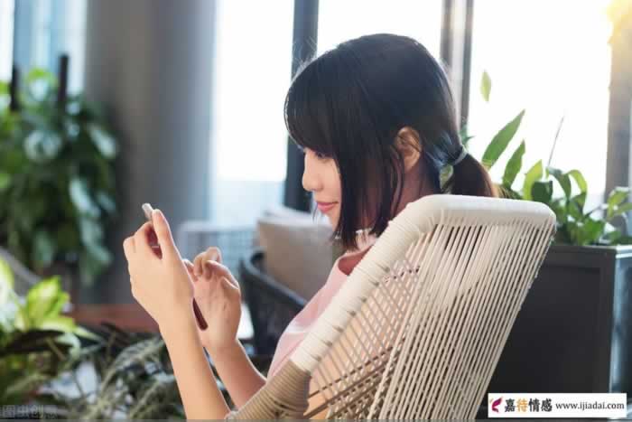 不要每天都联系，男人容易产生不爱的想法(图1)