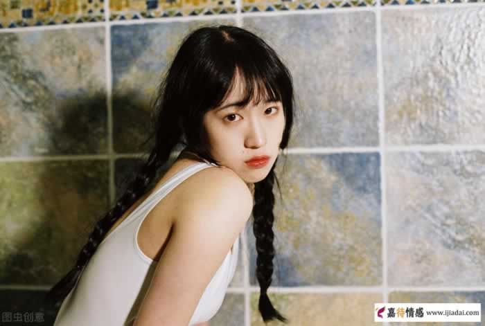 女人不爱你，却又接受你的好，原因无非两个(图2)