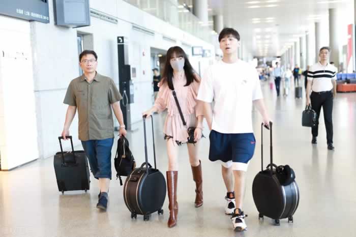爱上不该爱的人,结局只能是伤痛(图1) 爱上不该爱的人,结局只能是伤痛(图1)