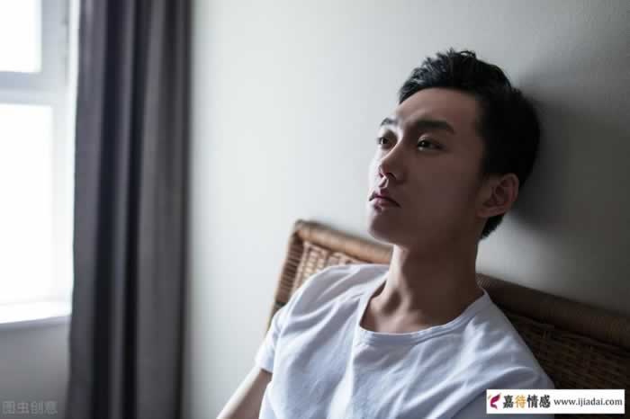 男人回家很晚，女人就要考虑这三个问题了(图1)