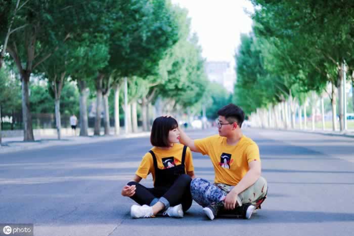 一个女人不拉黑你，也不回你消息，无非这几个原因(图1)