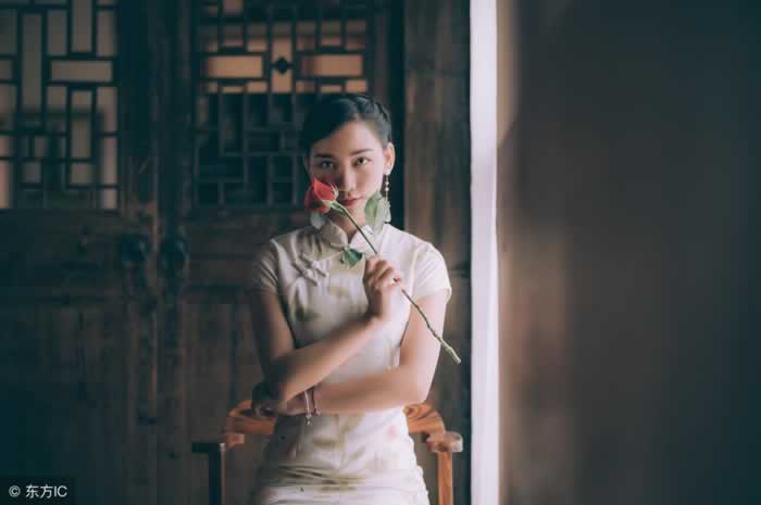 最打动男人的是女人的“柔”,学会这几招激起男人的爱怜和保护欲(图5) 最打动男人的是女人的“柔”,学会这几招激起男人的爱怜和保护欲(图5)