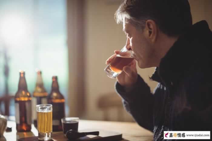 吵架就出去喝酒的男人，这三方面不健全(图1)