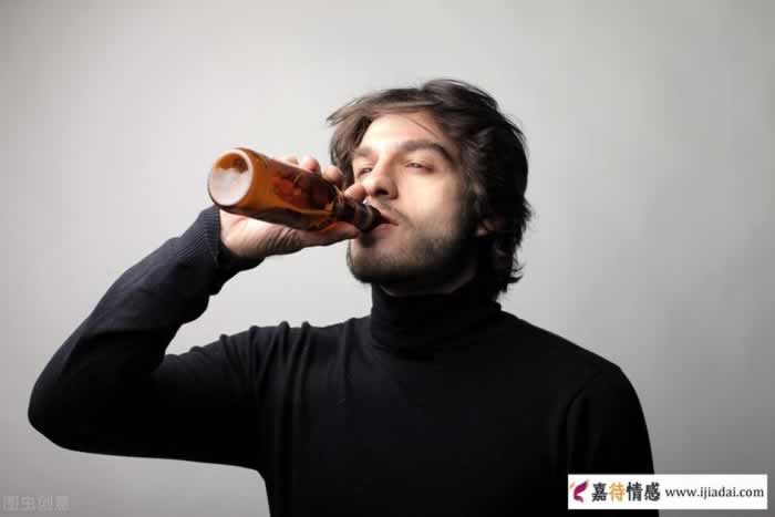 吵架就出去喝酒的男人，这三方面不健全(图4)