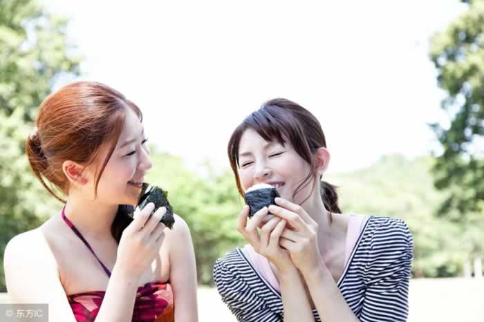 学会这一招，掌握跟男友说话投机的秘诀！(图2)