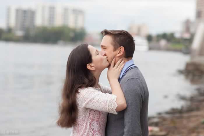 和女朋友冷战怎么办？教你怎么哄女朋友(图3)