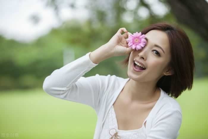 男人身边出现“绿茶女”，女人该如何应付？(图2)