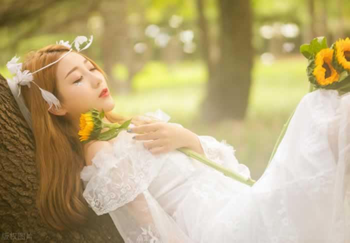 绿茶女的三大受宠秘籍：如何抓牢男人心？(图6)