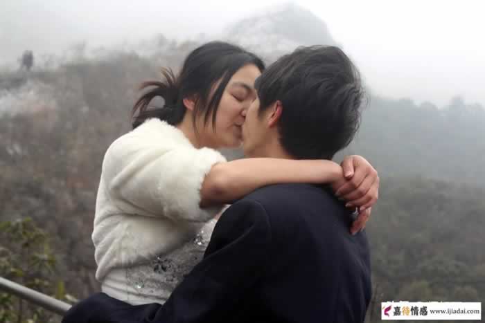 男子喜欢上陪唱的女孩怎么办？(图1)