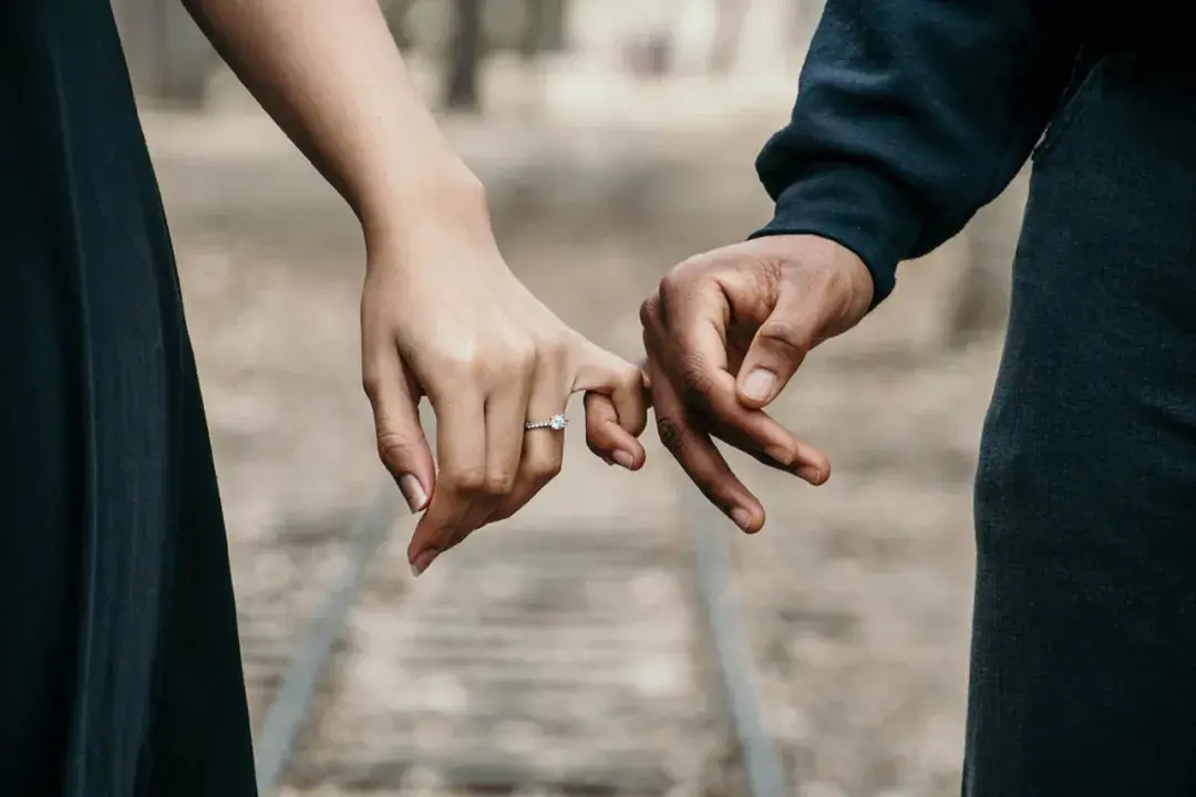 想前男友了该不该告诉他？该不该告诉前男友你对他还有感情？(图4)