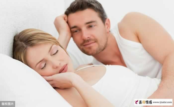 女同事吃了一半的食物给男同事吃，如此暧昧行为正常吗？(图2)