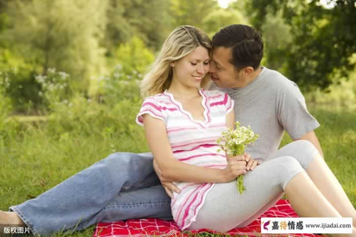 娶了情人的再婚男人现在过得好吗？中年男人含泪说了心里话(图1)