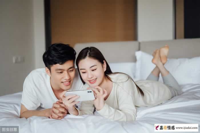 中年异性独处时，男女之间的暧昧信号你们知道几个？(图2)
