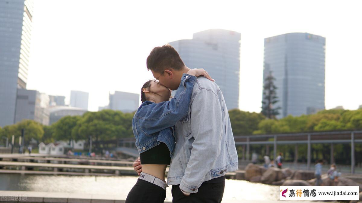 中年男人放不下一个人，会删还是留着？(图2)