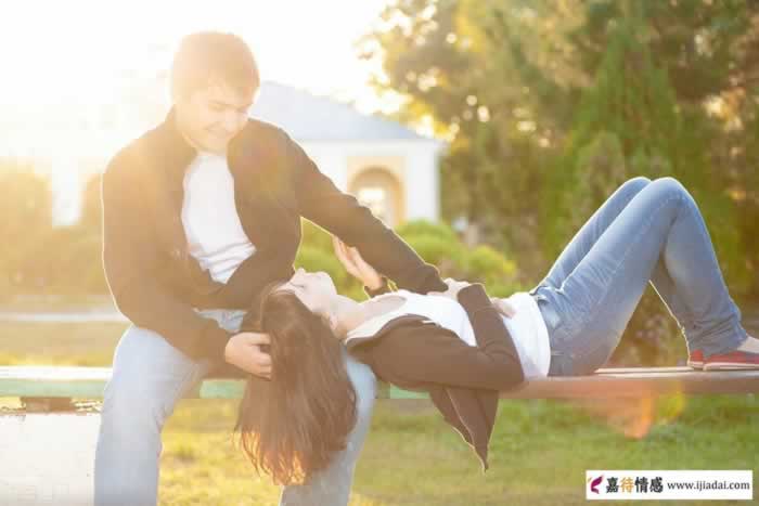 男人没钱连老婆都看不起，谁的错？(图6)