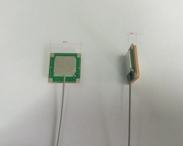 25×25有源内置天线,尺寸小、厚度薄便于安装 25×25有源内置天线,尺寸小、厚度薄便于安装