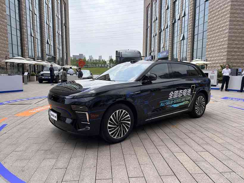 中国十大汽车重磅技术谁主沉浮?| 看见2025 中国十大汽车重磅技术谁主沉浮?| 看见2025