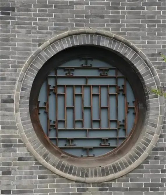 中国品牌门窗网(图4) 文化差异:门窗在建筑中的象征意义