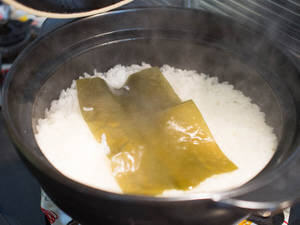 日本土锅煮白饭 日本土锅煮白饭