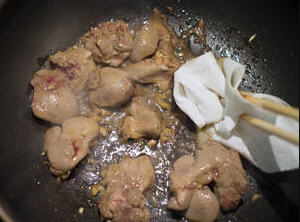 韭菜爆炒鸡肝 韭菜爆炒鸡肝