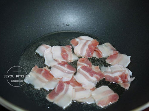圆白菜炒五花肉 圆白菜炒五花肉