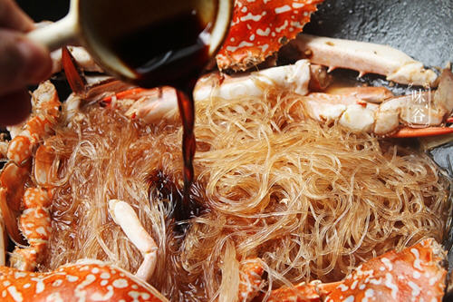 家常螃蟹粉丝煲