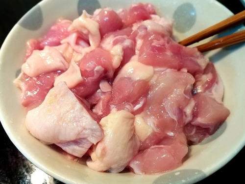 马铃薯炖鸡肉盖饭