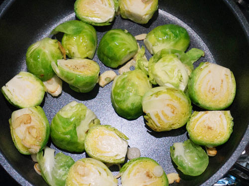 蜂蜜芥末炒抱子甘蓝