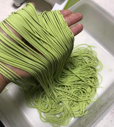菠菜挂面 菠菜挂面