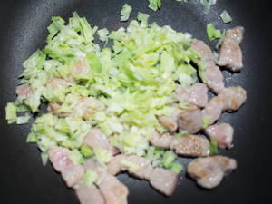 包菜肉丝炒面
