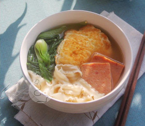 午餐肉煎蛋面 午餐肉煎蛋面