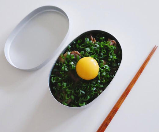上班族便当:葱玉酱烧梅花肉 上班族便当:葱玉酱烧梅花肉