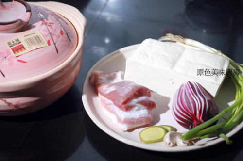 五花肉豆腐煲最简单的做法10 五花肉豆腐煲最简单的做法10