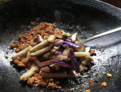 正宗饭店里边的鱼香茄子3 正宗饭店里边的鱼香茄子3