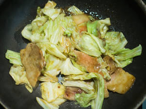 蚝油爆炒高丽菜猪五花肉