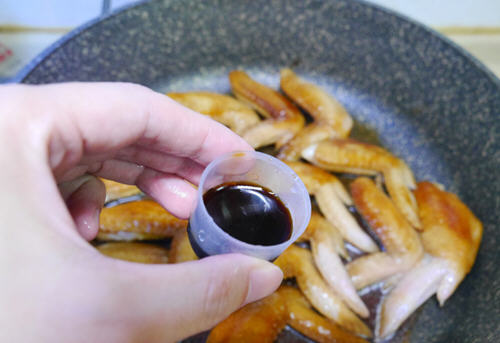 蜜汁鸡翅的做法平底锅 蜜汁鸡翅的做法平底锅