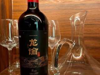 你还在傻傻喝白酒？高端红酒快码住