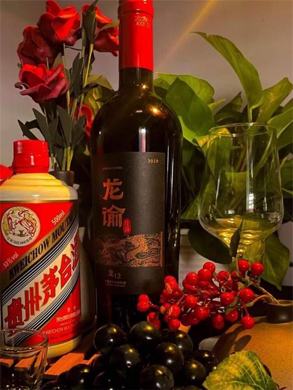 你还在傻傻喝白酒？高端红酒快码住