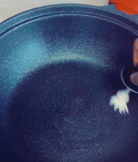 不加面粉的鸡蛋饼的做法2 不加面粉的鸡蛋饼的做法2