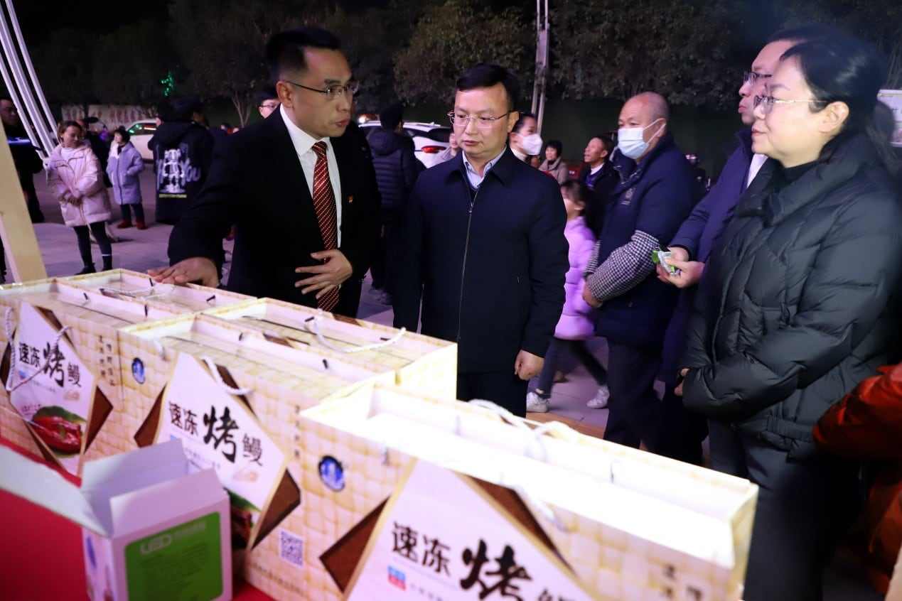 四川：江安县阳春镇美食街火爆开街 创新开篇巨作造福民