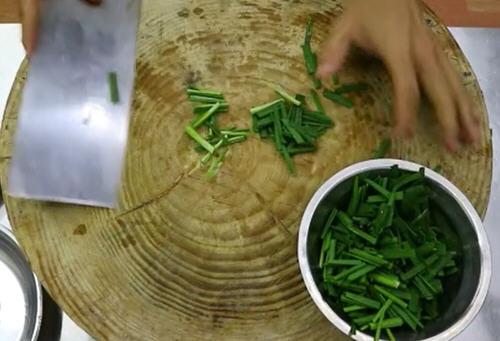 韭菜炒鸭血的正宗做法13 韭菜炒鸭血的正宗做法13