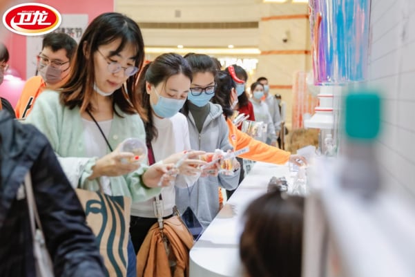 首届卫龙辣条节成功举办 好吃好玩嗨不停 首届卫龙辣条节成功举办 好吃好玩嗨不停