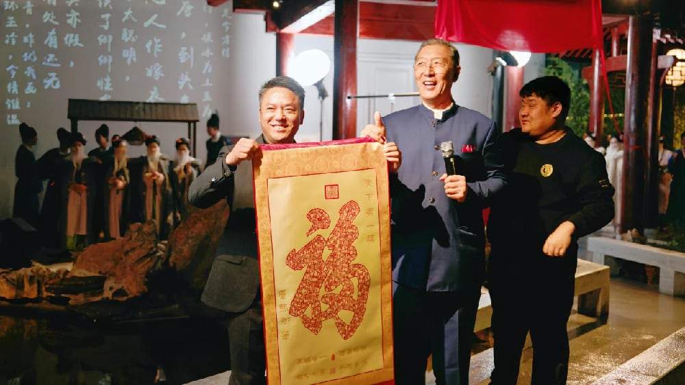 北京首家红楼梦主题沉浸式餐秀「宴外宴」盛大开园:入梦红楼,不负初见,引领餐饮文化新势能! 北京首家红楼梦主题沉浸式餐秀「宴外宴」盛大开园:入梦红楼,不负初见,引领餐饮文化新势能!