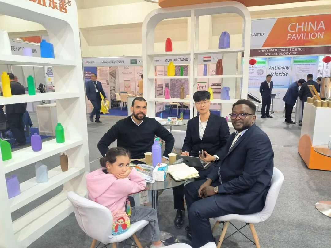 PLASTEX 2026开幕日：乐善智能展位宾客盈门，技术交流氛围热烈(图1)
