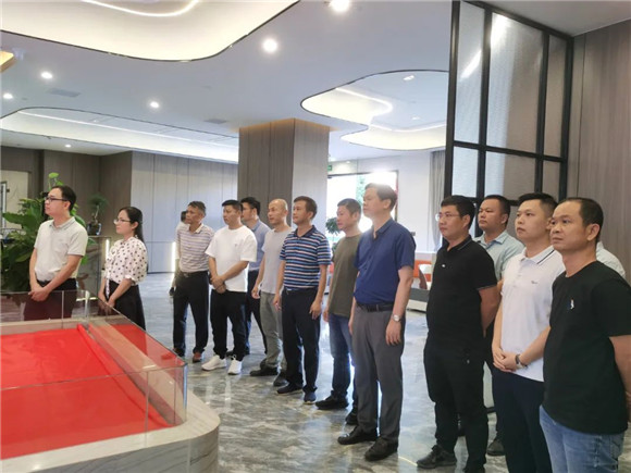 岑溪市政协主席韦学文一行莅临南部（岑溪）石材循环生态产业园调研(图3)